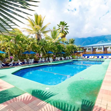 Ayenda 1132 Copiclub Hotel Ibagué Екстериор снимка