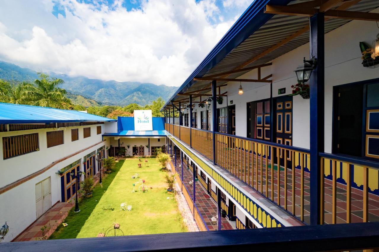 Ayenda 1132 Copiclub Hotel Ibagué Екстериор снимка